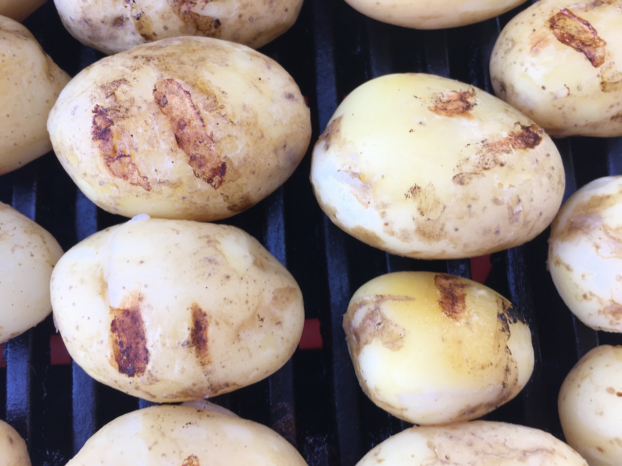 Grilled potatoes 