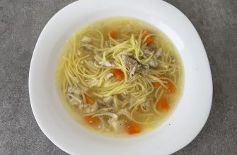 Homemade chicken broth