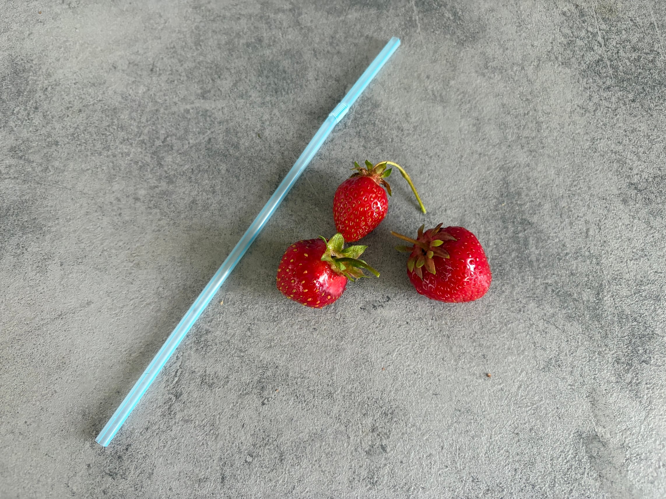 Strawberry De-Stalker